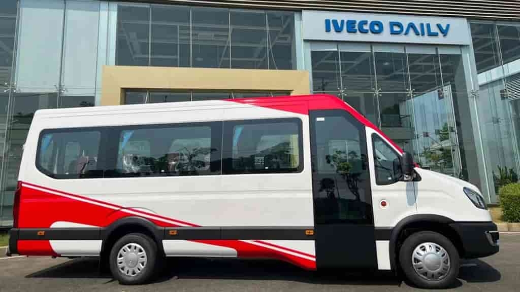 xe-thaco-iveco-19-cho-phan-van-1-1.jpg